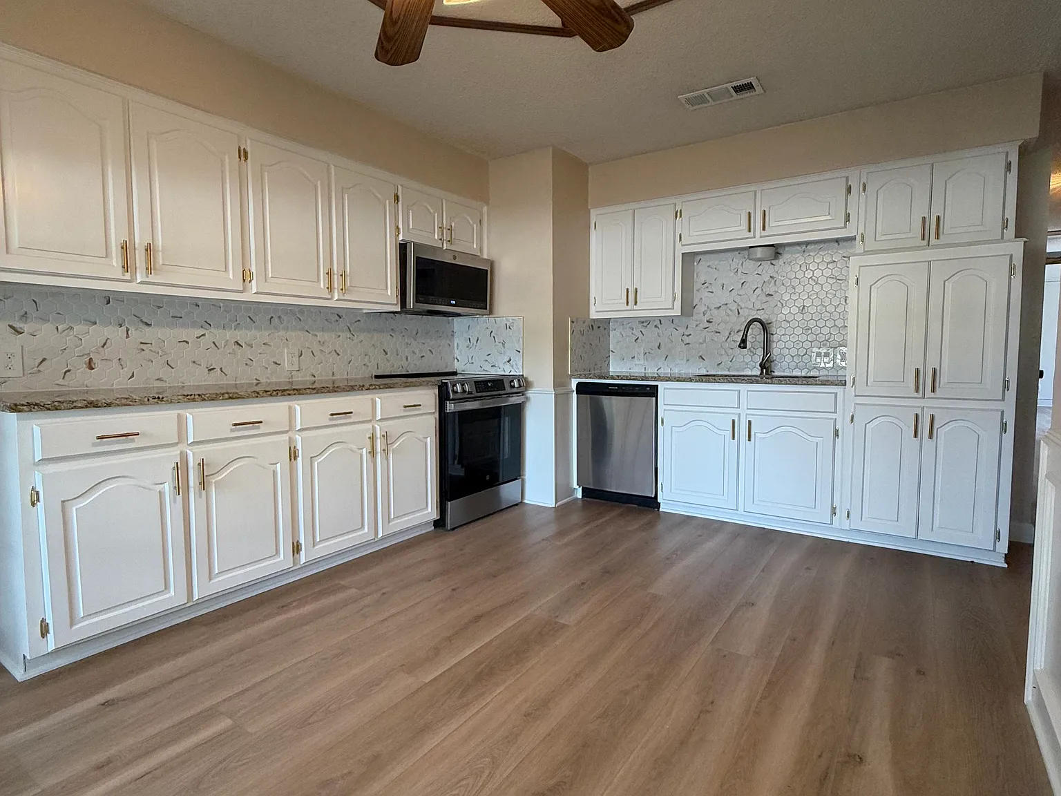 3337 Lanarc Dr — Photo 3