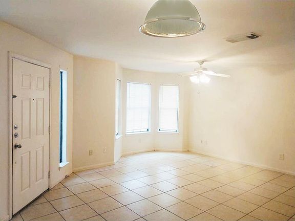 2nd image of 2919 La Estancia Ln