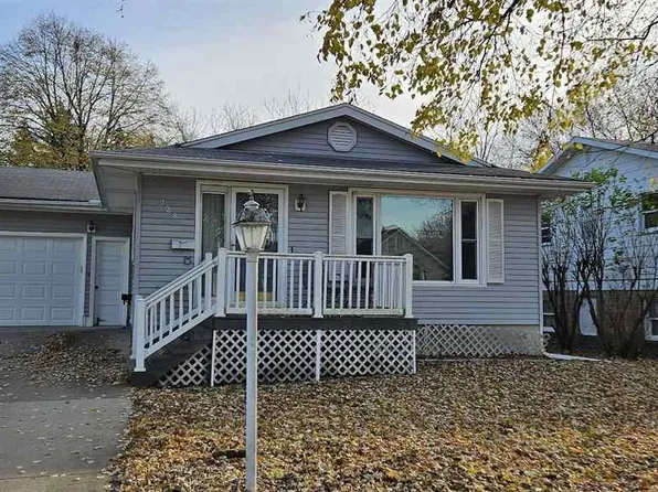 728 2nd St NW, Waseca, MN 56093