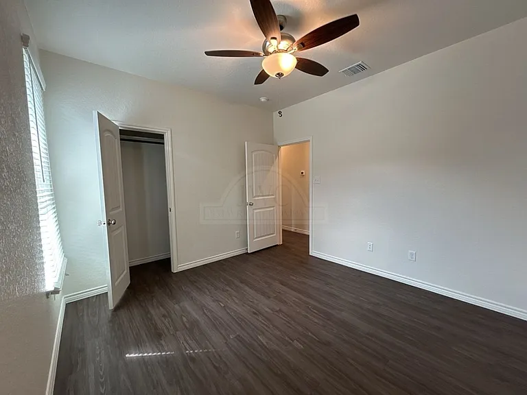5112 Rose Garden Loop — Photo 18