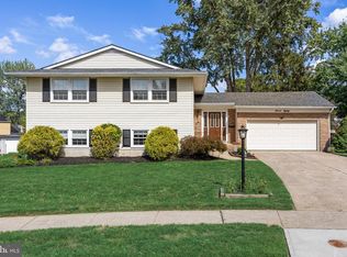 780 Carteret Ct, Mount Laurel, NJ 08054