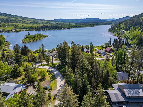 4th image of 3012 Powell Rd