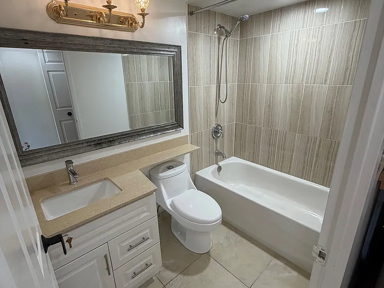 5444 Yonge St #206A — Photo 13