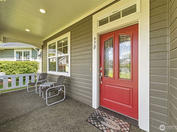 4th image of 970 SE Creekside Drive