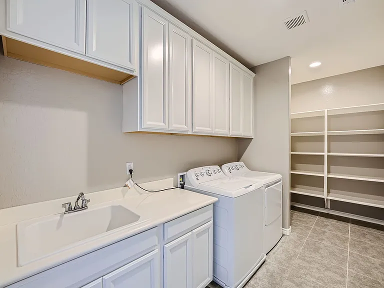 12165 Edgehurst Ct — Photo 22