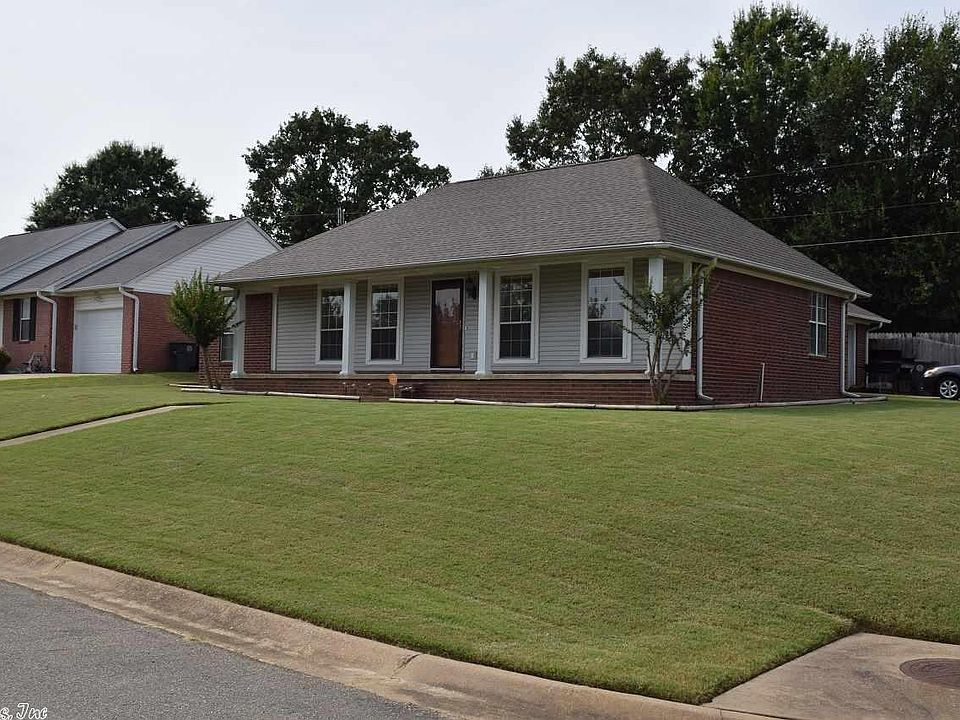 1st image of 202 Summerwood Dr