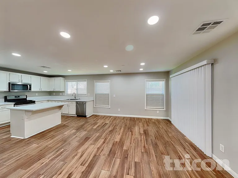 102 Health Aster Ct — Photo 3