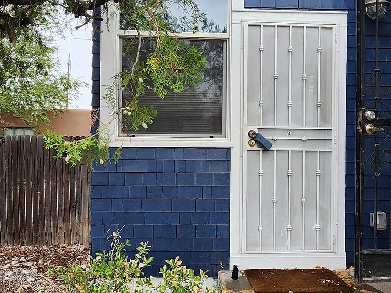 523 Iron Ave SW — Photo 1