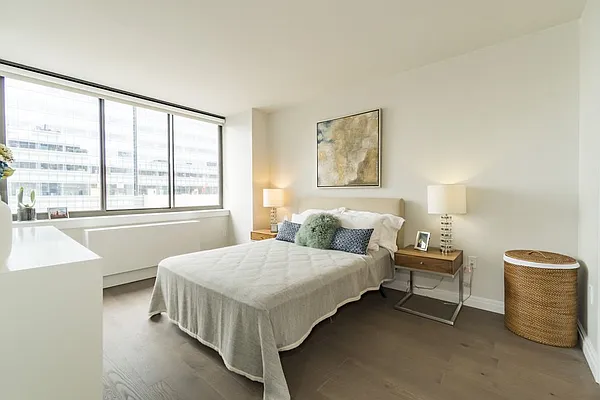 Rented by Greystar | media 31