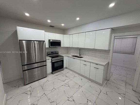 3rd image of 345 SW 49th Ave