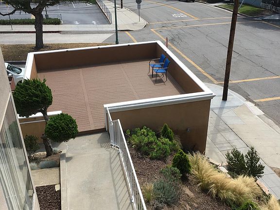 2nd image of 414 El Redondo Ave #A