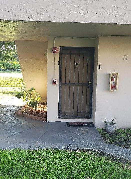 1st image of 870 NW 87th Ave APT 101