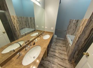 800 N Elizabeth St #2S, Chicago, IL 60642