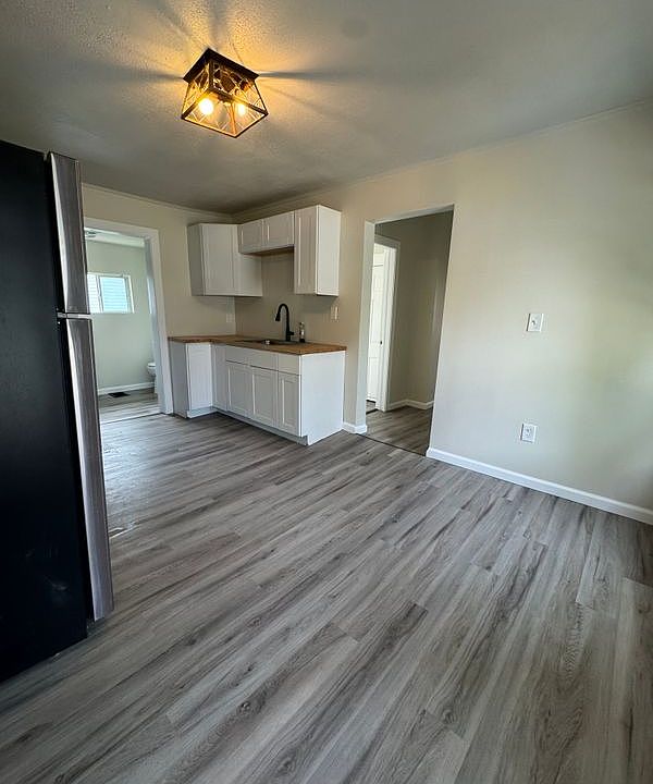 1st image of 64 New Bridge St #2