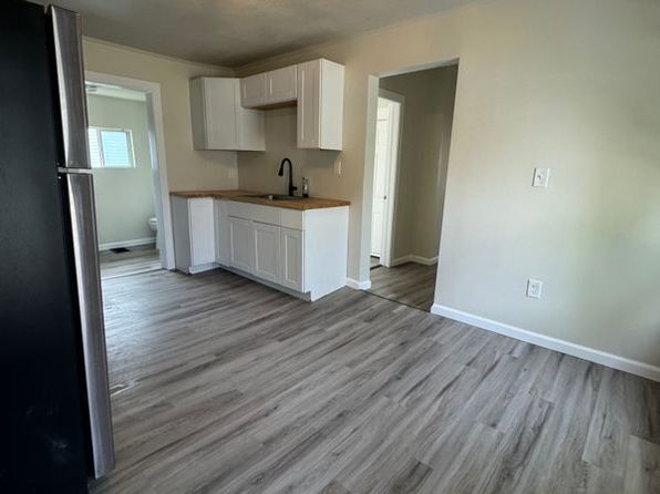 64 New Bridge St #2