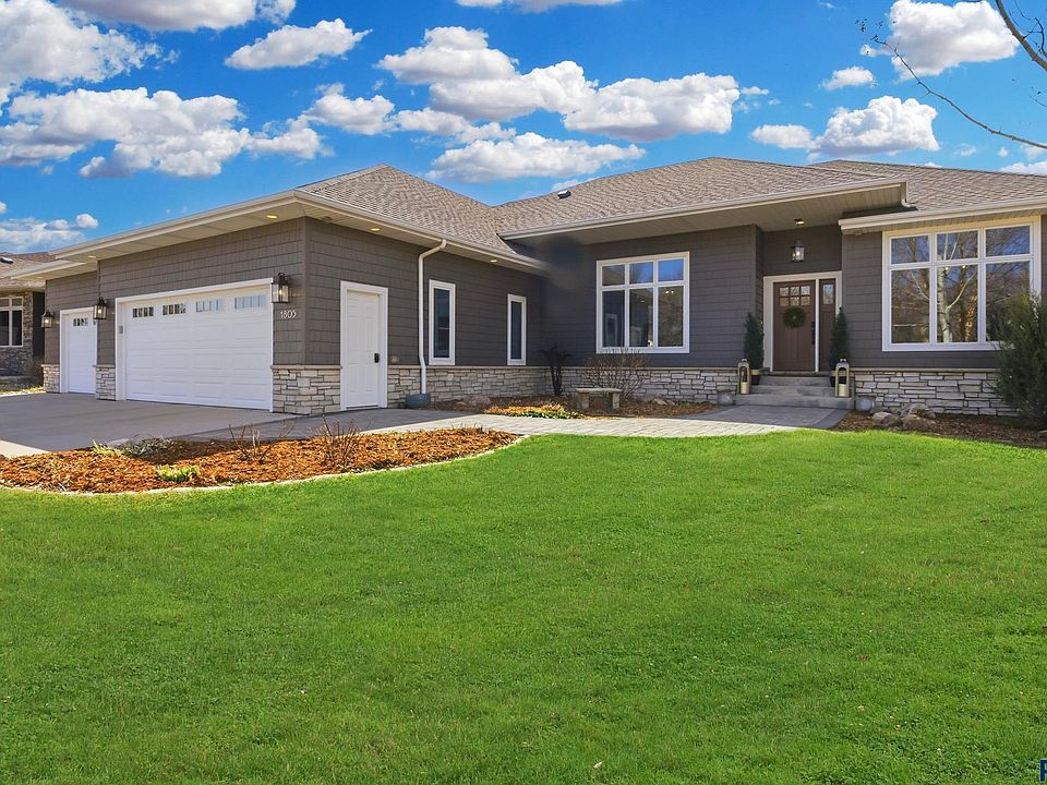 1st image of 1805 S Copper Crest Cir