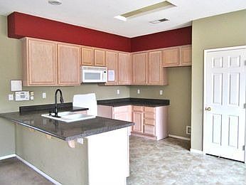 5th image of 3849 E Hillcrest Ave