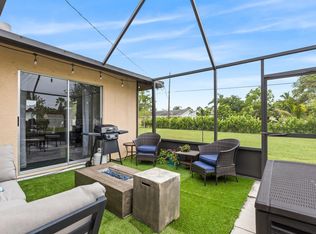 586 SE Maple Ter, Pt Saint Lucie, FL 34953