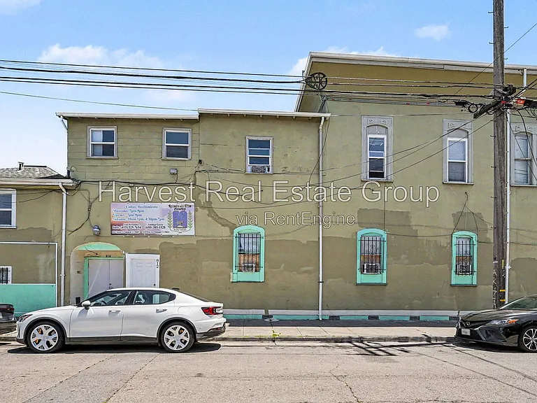 812 Chester St — Photo 2