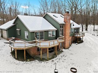 10800 Old Countryway Dr, Hartland, MI 48353