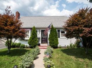 5 Pinefield Rd, Hyde Park, MA 02136