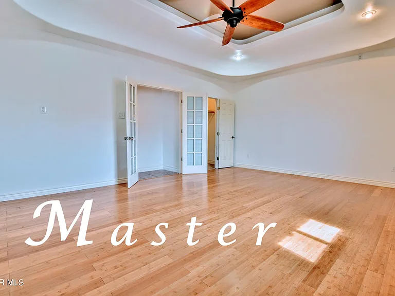 753 N Carolina Dr — Photo 2
