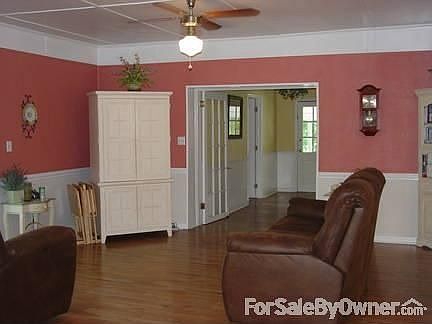 2nd image of 526 N Lake Dr