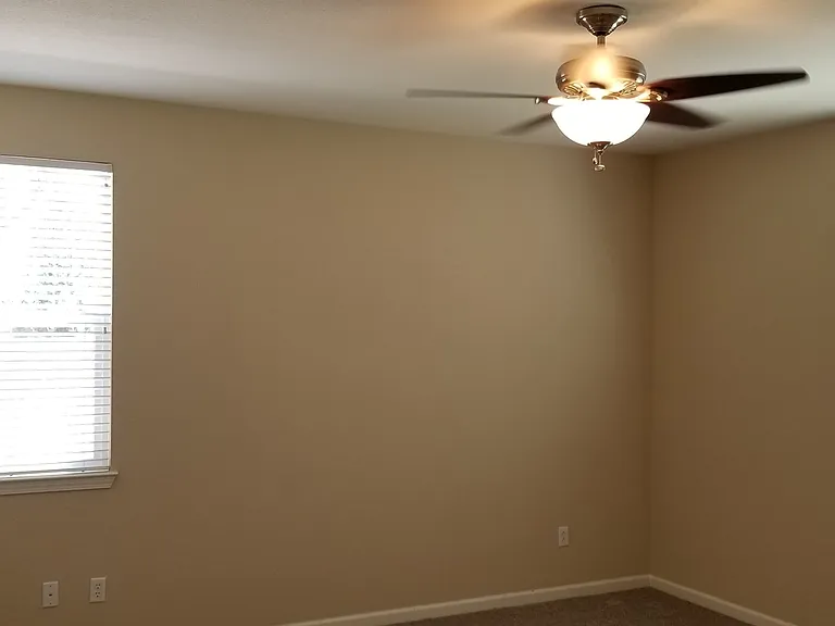 2160 Overland Park Dr — Photo 16