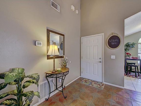 3rd image of 1045 Burnett St