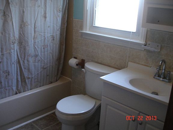 3rd image of 438 Wood St
