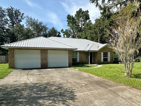 5th image of 616 SE Sunflower Pl