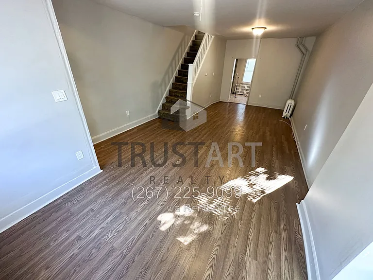 1867 E Wensley St — Photo 9