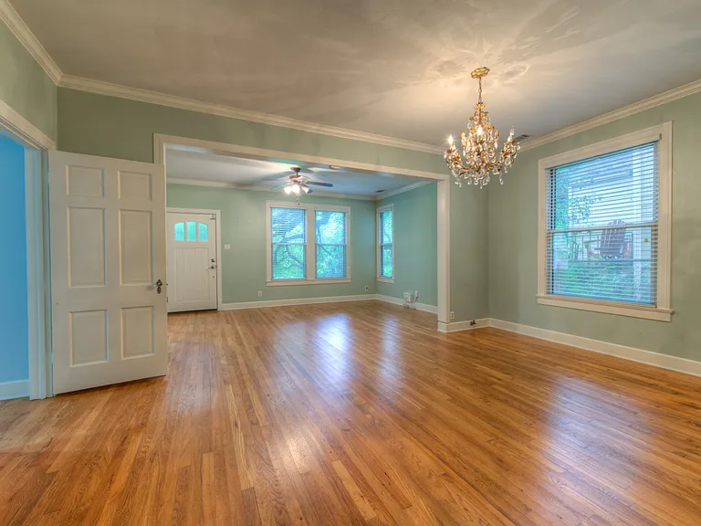 720 Sparks Ave — Photo 7