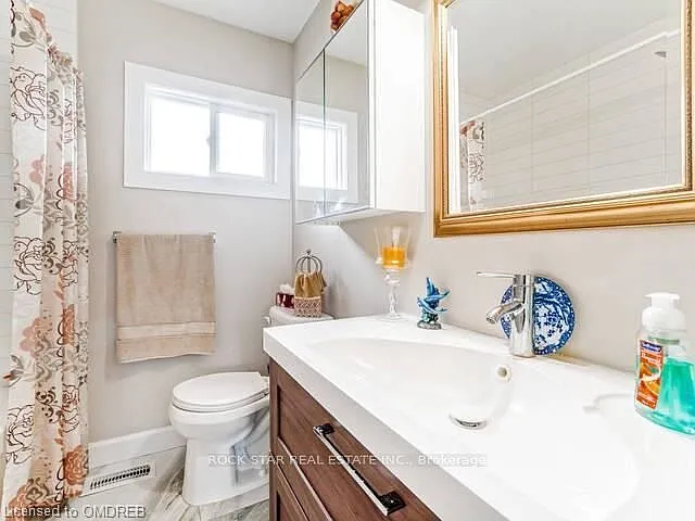 78 Billington Cres #UPPER — Photo 10