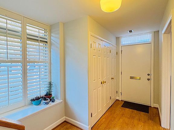 2nd image of 1661 S Hayes St #2