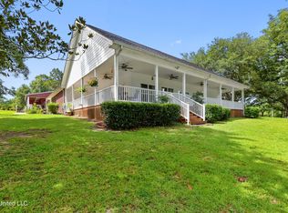 172 Blue Lakes Dr, Lucedale, MS 39452
