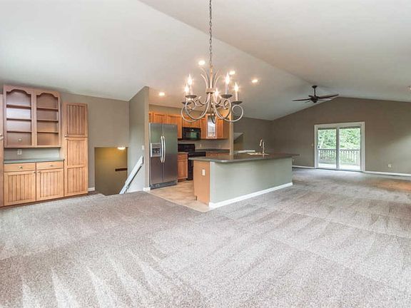 3rd image of 9831 Whippoorwill Ln