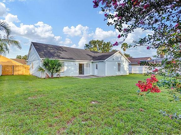 3rd image of 230 Lytton Cir