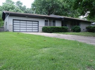 2326 S Linden Ave, Springfield, MO 65804