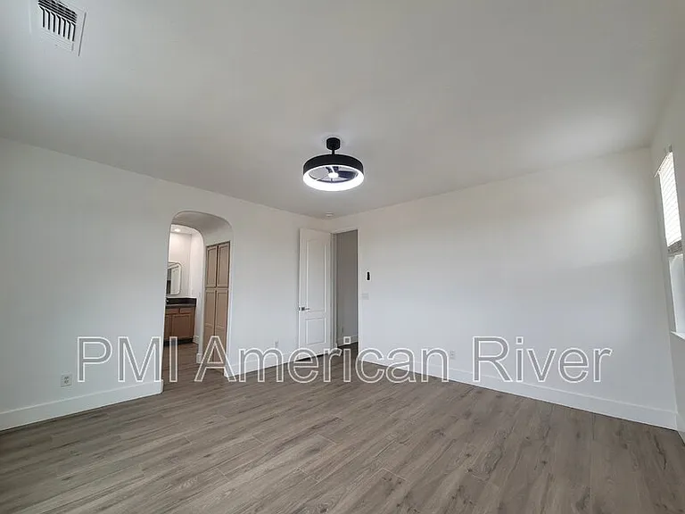 4265 Thalia Way — Photo 11