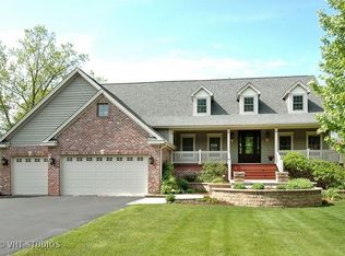 936 Willow Ln, Dundee, IL 60118