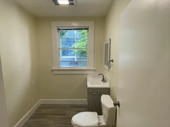 525 Hamilton Ave, Palo Alto, CA 94301