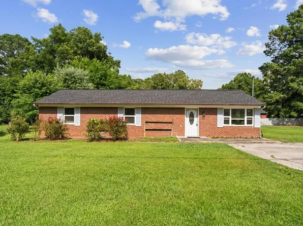 560 Chevelle Dr, Chatsworth, GA 30705