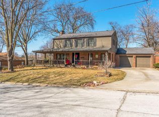 6405 Del Matro Ave, Windsor Heights, IA 50324