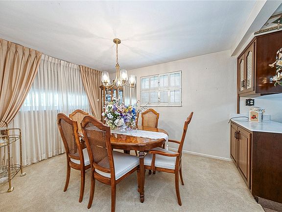 4th image of 422 Woodrift Ln