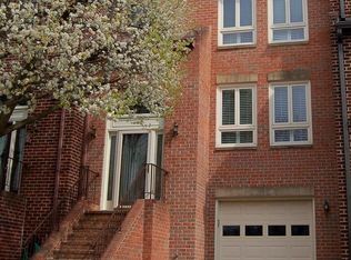 10192 Turnberry Pl, Oakton, VA 22124