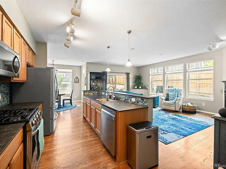 1641 Ames Ct — Photo 6