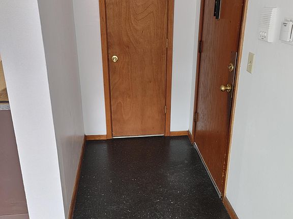2nd image of 3457 Minnehaha Ave