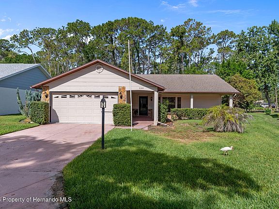 3rd image of 6300 Darien Way