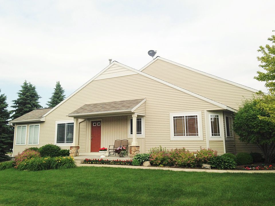 Front with yard